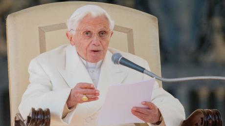Benedikt XVI kurz vor seiner Abdankung 2013. Der emeritierte Pontifex will nicht mehr in seine Heimat Bayern reisen.