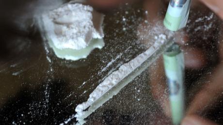 Mit einem Kokainfund (Symbolbild) fing es an. Doch die Vorgänge um den Chef der Kemptener Drogenfahndung könnten noch viel weitere Kreise ziehen.