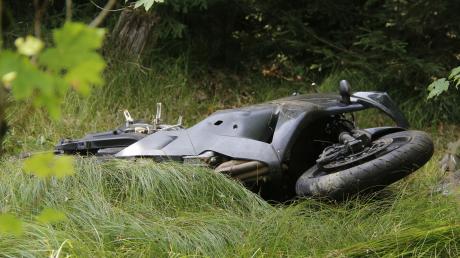 Ein Motorradfahrer ist bei Roggenburg am Donnerstag tödlich verunglückt.