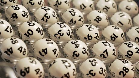Bei Lotto am Samstag werden heute wieder die Lottozahlen gezogen. Vier Millionen Euro gibt es zu gewinnen. Symbolbild