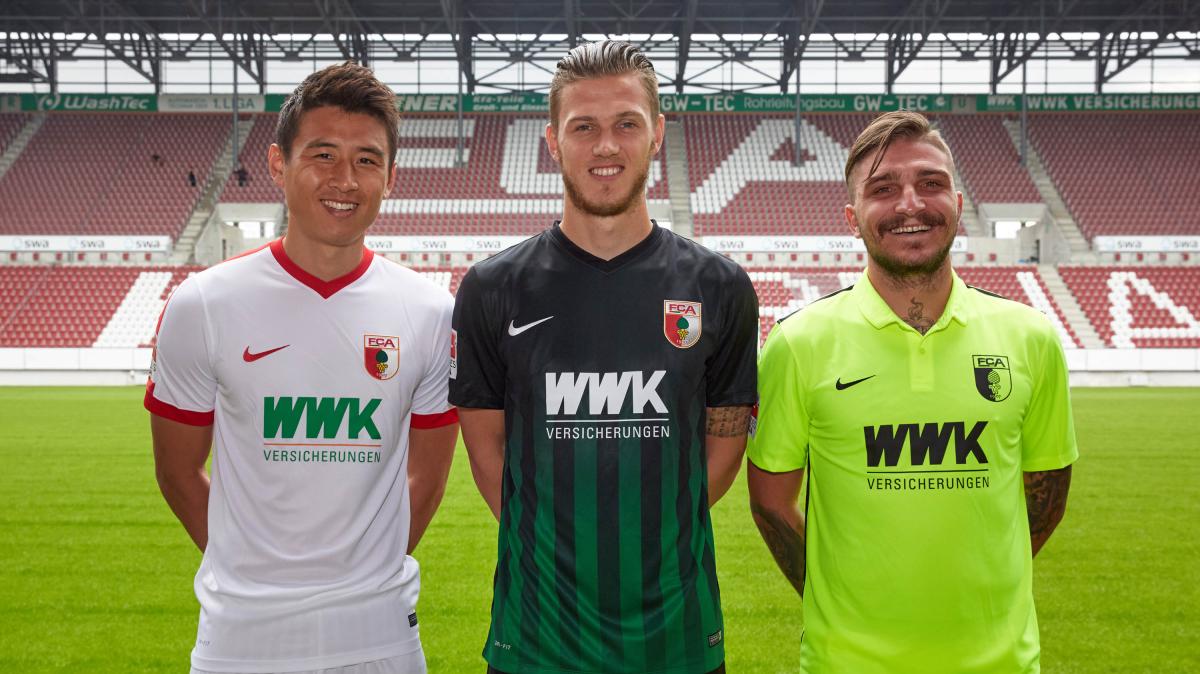 FC Augsburg Pin Fußball Trikot WWK Versicherung grün Bundesliga Patch 