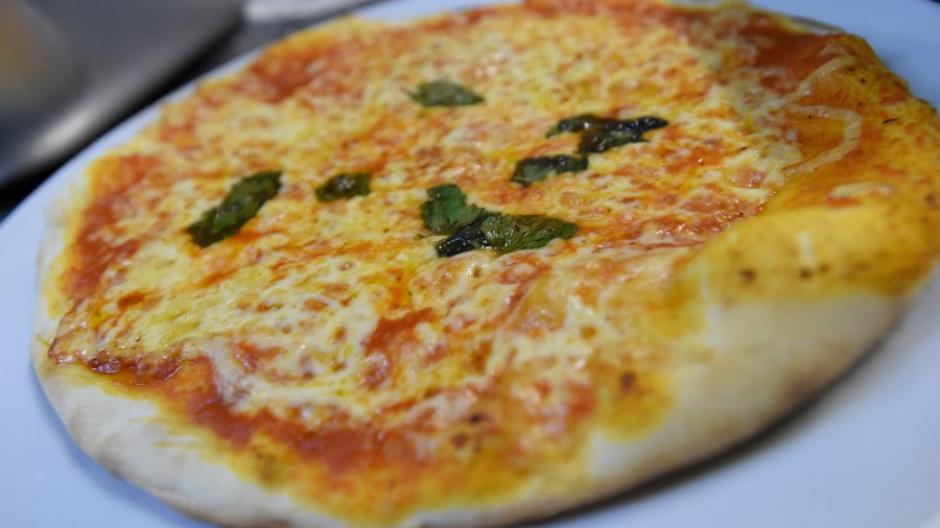 Pizza is ideal for a relaxed New Year's Eve meal.