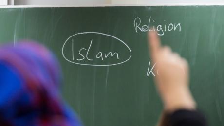 Am Justus-von-Liebig-Gymnasium in Neusäß gibt es ab dem kommenden Schuljahr Islamunterricht. Ab der fünften Klasse kann gewählt werden.