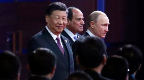 Chinas Präsident Xi Jinping will die Bedenken anderer Länder gegen die "Neue Seidenstraße" ausräumen.
