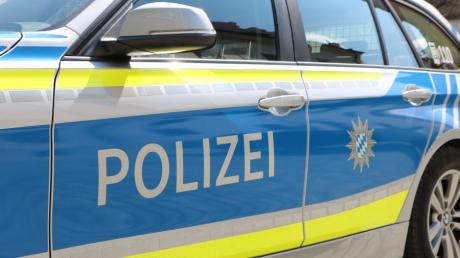 Unbekannte haben im Verlauf der vergangenen Woche neun Wahlplakate der Alternative für Deutschland (AfD) gestohlen. Wie die Polizei mitteilte, richteten sie damit einen Schaden von etwa 450 Euro an. 