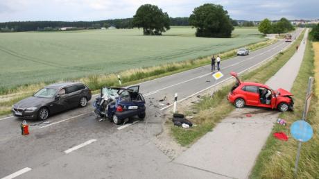 Ein 18-Jähriger wurde bei einem Unfall zwischen Hepberg und Stammham lebensgefährlich verletzt.