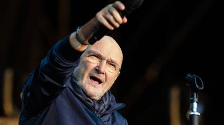Phil Collins hat seine Tour "Still Not Dead Yet" genannt. 