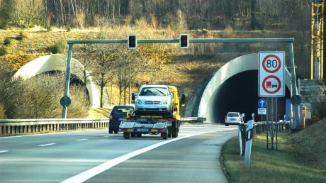 Wegen Wartungsarbeiten im Kohlbergtunnel kann es auf der A96 von Dienstag bis Donnerstag zu Behinderungen kommen. 