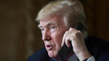 Ein Telefonat und seine Folgen: In der Kontroverse über eine mögliche Einflussnahme auf die Ukraine droht US-Präsident Donald Trump weiterer Ärger.