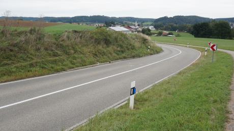 Zwischen Altenmünster und Baiershofen ist ein Motorradfahrer nach einem Unfall gestorben.