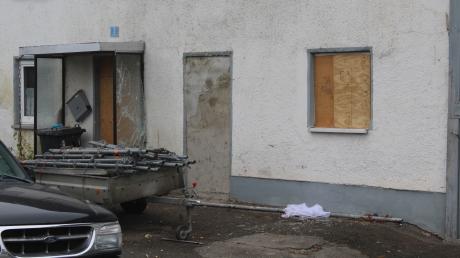 In Gannertshofen hat die Polizei  im November ein Haus durchsucht. Es ging um den Verdacht des illegalen Waffenhandels. Auch ein Sondereinsatzkommando war vor Ort. 