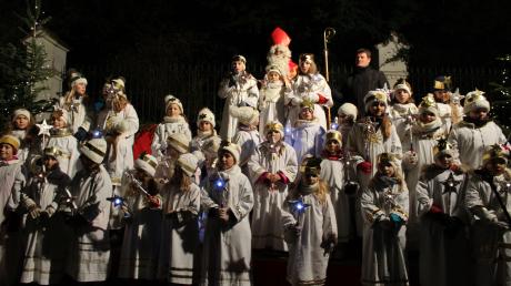 Der Nikolauseinzug mit großer Engelschar gehört zu den Höhepunkten des "Kirchheimer Adventszaubers".
