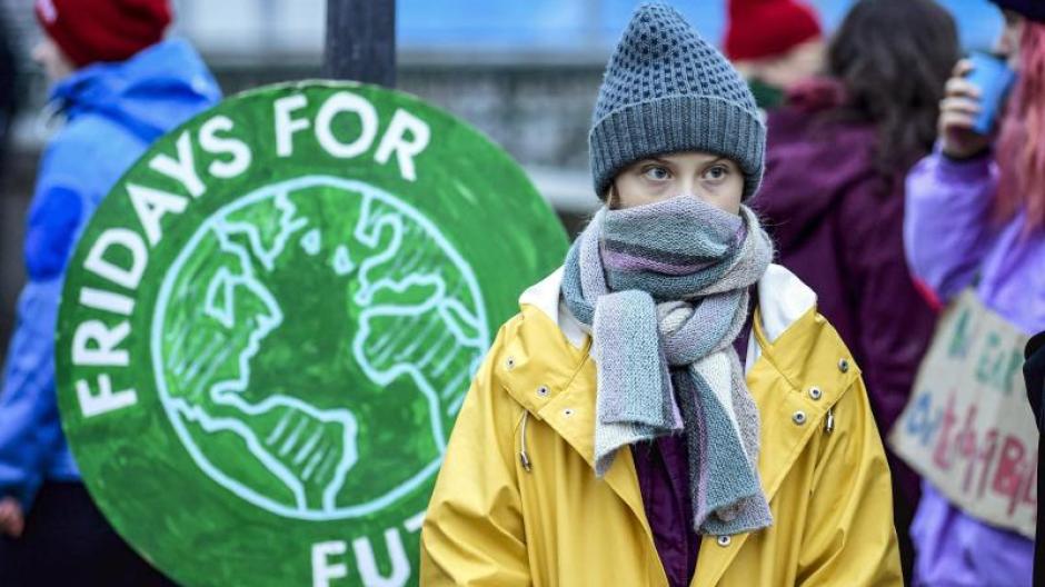 Die schwedische Klima-Aktivistin Greta Thunberg hat nach der Rückkehr in ihre Heimat ihre Protestaktion vor dem Parlament in Stockholm wiederaufgenommen.
