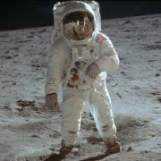 Astronaut Buzz Aldrin auf dem Mond. Die NASA will mit der Artemis-Mission nun erneut Menschen auf den Mond bringen.