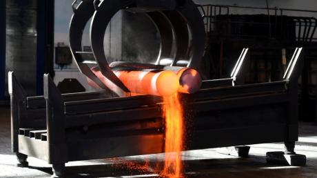 Der japanische Konzern Showa Denko wird die Produktion von Grafitelektroden-Teilen für die Stahlindustrie in Meitingen einstellen.