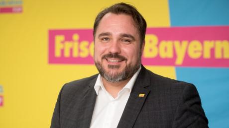 Daniel Föst, bayerischer FDP-Chef, kritisiert Christian Lindner für dessen Krisenmanagement.