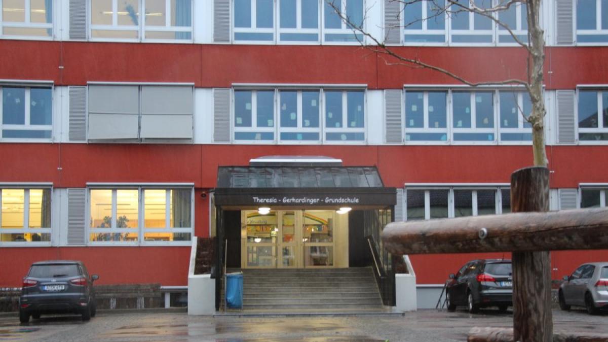 #Friedberger: Unbekannte beschädigen Dach der Theresia-Gerhardinger-Grundschule