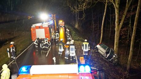 Bei einem Unfall in der Nähe von Zusamzell ist am frühen Dienstagmorgen eine Autofahrerin tödlich verunglückt.