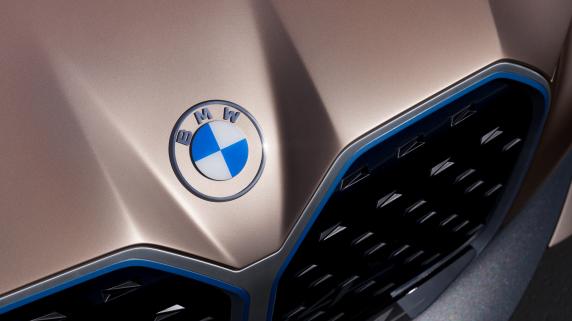 BMW: Neues Logo? Wie BMW seine Anhänger irritiert