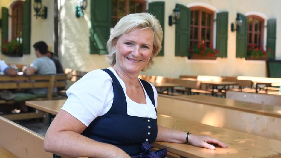 "Eine Rückkehr zum alten Satz von 19 Prozent Mehrwertsteuer wäre für die Gastronomie ein enormer Schlag", sagt Andrea Inselkammer, Chefin des Hotel- und Gaststättenverbandes in Bayern. 