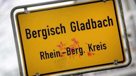 Im Missbrauchskomplex in Bergisch Gladbach verfolgen die Behörden auch die Verbreitung der Aufnahmen im Internet.