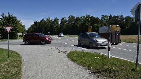 An der Kreuzung zum Gewerbegebiet in Pürgen entsteht im Zuge des Baus der Umgehungsstraße für Lengenfeld ein Kreisverkehr. 