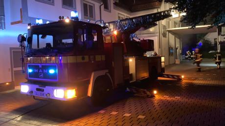 In einem Gebäudekomplex in Greifenberg ist in der Nacht zum Samstag ein Feuer ausgebrochen. Die 45 Bewohner mussten ihre Wohnungen verlassen.