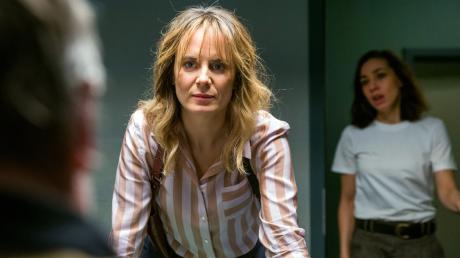 Isabelle Grandjean (Anna Pieri Zuercher) und Tessa Ott (Carol Schuler) sind das neue Tatort-Team in Zürich. "Züri brännt" ist ihr erster Fall.