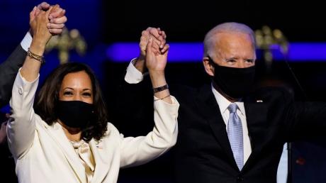 Joe Biden und Kamala Harris feiern nach ihrem Wahlsieg - und werden weltweit gefeiert.