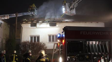 Wohl völlig zerstört wurde dieses Wohnhaus in Rögling durch einen Brand.