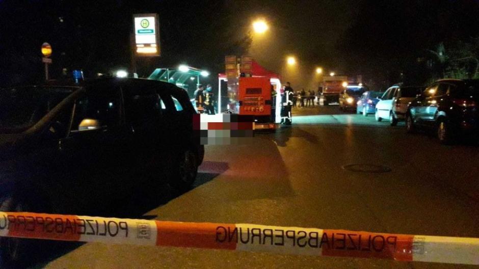 Ein 28-Jähriger wurde bei einem Streit an einer Bushaltestelle im Augsburger Stadtteil Pfersee getötet.