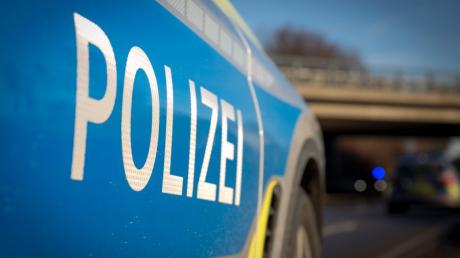 Die Polizei Nördlingen bittet um Zeugenhinweise einer Sachbeschädigung in Ederheim.