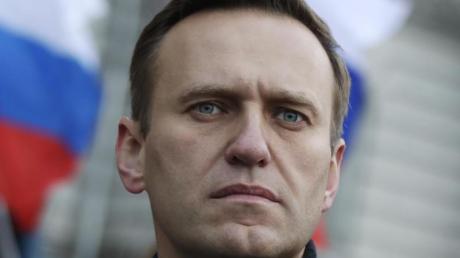 Alexej Nawalny will mit einem Attentäter des russischen Inlandsgeheimdienstes FSB telefoniert haben. Der FSB bezeichnet den Mitschnitt als Fälschung. 