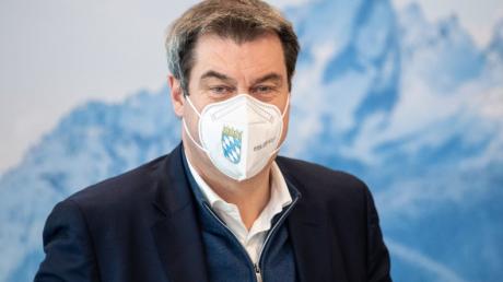 Bayerns Ministerpräsident Markus Söder hat am Montag bekanntgegeben, dass in Bayern ab dem 18. Januar eine FFP2-Maskenpflicht in Geschäften und im ÖPNV gilt.