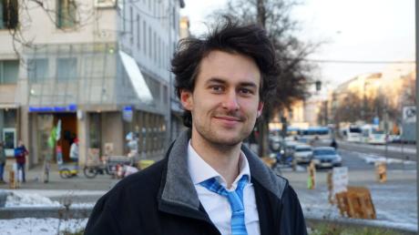 Klimaaktivist Alexander Mai muss sich vor dem Amtsgericht Augsburg verantworten, es geht um mehrere vorgeworfene Delikte.