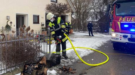 Die Pöttmeser Feuerwehr ist am Dienstagnachmittag zu einem Kellerbrand nach Grimolzhausen ausgerückt.