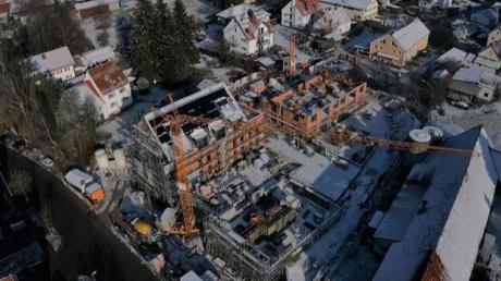Das Luftbild zeigt die Baustelle des Schorer-Hofs in Langerringen im Dezember 2021. 