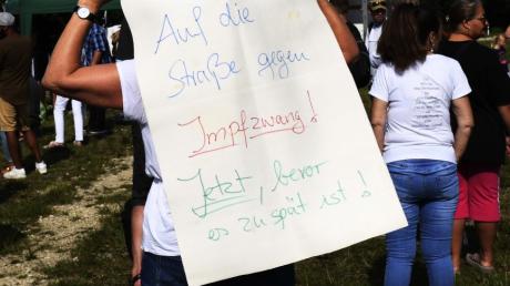 Die erste Demonstration gegen Corona-Beschränkungen war in Günzburg im vergangenen August. 