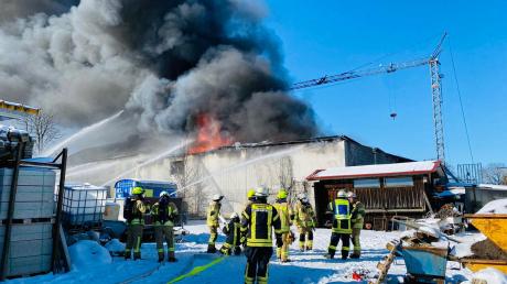 Die Lagerhalle in Thierhaupten-Neukirchen brannte ab.