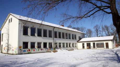 Nachdem die Gemeinderäte in ihrer jüngsten Sitzung über die Auftragsvergaben für verschiedene Gewerke abgestimmt haben, könnten die Umbauarbeiten zur Kindertagesstätte in der alten Schule auf dem Obermeitinger Kirchberg bald beginnen. 