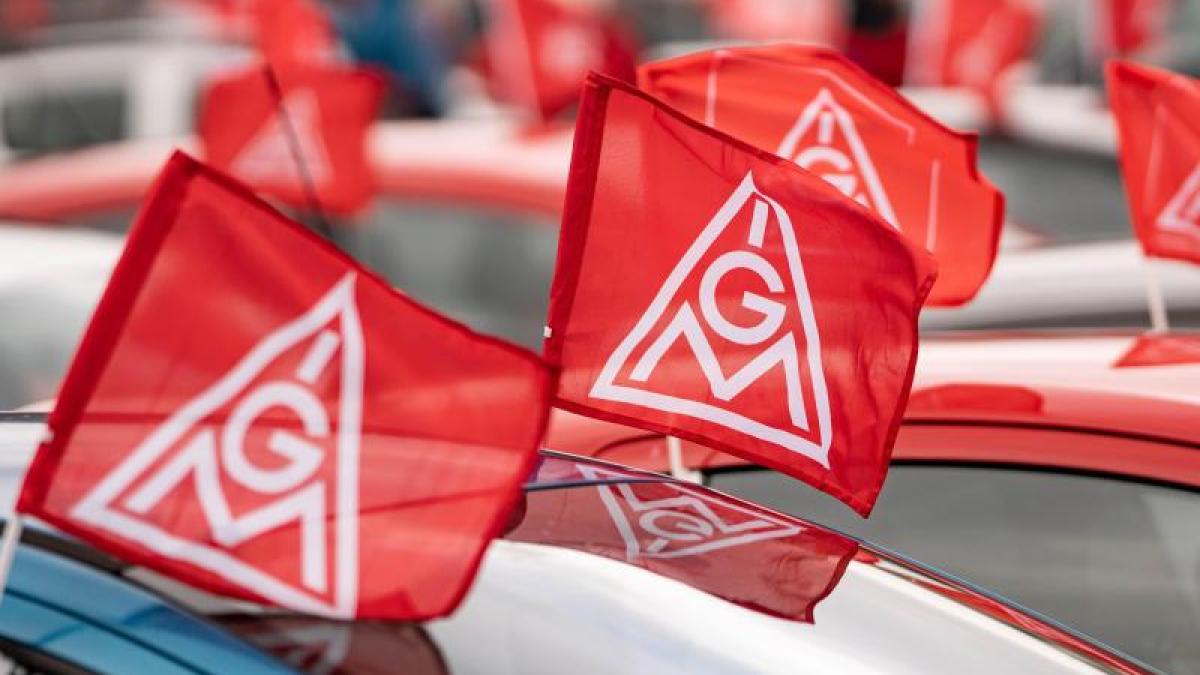 Warnstreiks Kundgebung In Augsburg Ig Metall Erhoht Den Druck Im Tarifstreit Augsburger Allgemeine