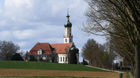 Die Wallfahrtskirche in Biberbach ist das Wahrzeichen des Ortes.