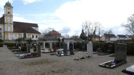 Immer mehr Lücken gibt es im Nordteil des Friedhofs bei Herrgottsruh. Die Stadt Friedberg will dem mit einem neuen Gestaltungskonzept entgegenwirken.