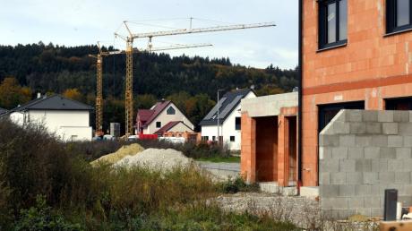 Baugrund in Schiltberg, der keiner ist, bietet derzeit eine Bank an. 