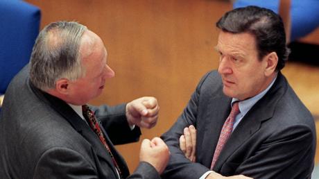 Da war in der SPD noch alles in Ordnung. Der damalige Bundeskanzler Gerhard Schröder mit seinem Finanzminister Oskar Lafontaine. 