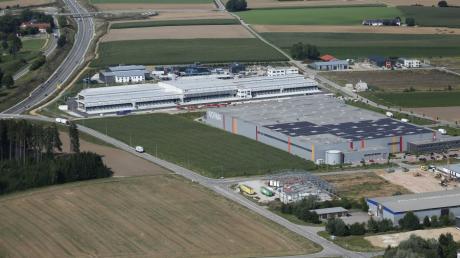Der Gewerbepark Acht300 aus der Luft: Die größten Flächen belegen Norma (Bildmitte) und DPD (dahinter) mit ihren Logistikzentren. 