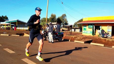 Manuel Viehl aus Hiltenfingen ist ins kenianische Läufer-Mekka Iten gezogen, um sich seinen Traum von Olympia 2028 zu verwirklichen.