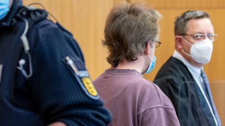Ein 37-Jähriger aus dem Raum Göppingen soll zwei Buben entführt und vergewaltigt haben. Jetzt legte er vor Gericht ein Geständnis ab.