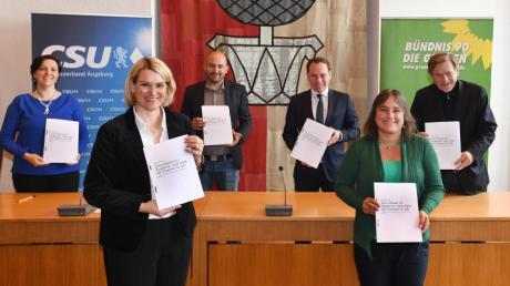 "Zukunftsplan für Augsburg": Diesen Namen trägt der schwarz-grüne Koalitionsvertrag, der vor mehr als einem Jahr unterzeichnet wurde. 