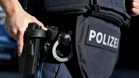 Ein 29-Jähriger soll in Ulm-Wiblingen eine Tankstelle überfallen haben.
